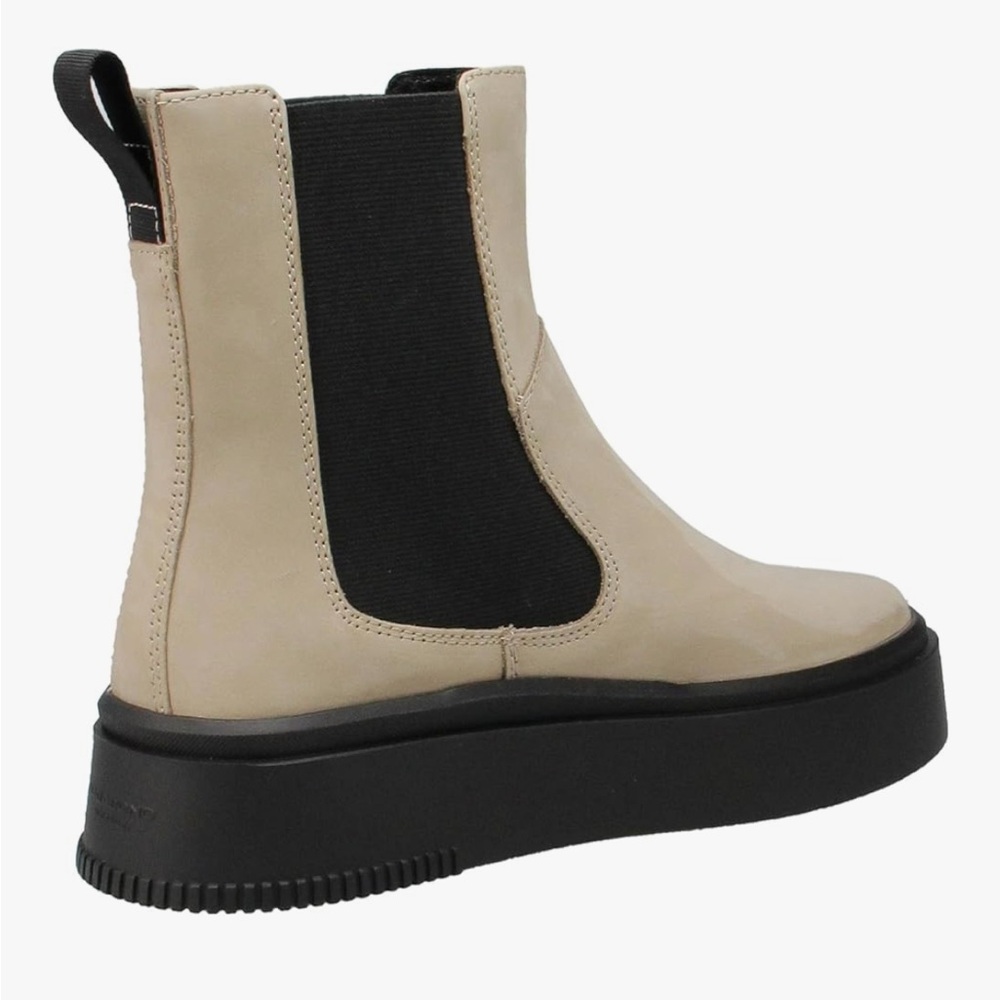 Vagabond Shoemakers Stacy Nucbuck Chelsea Bootie - Picture 2 of 4